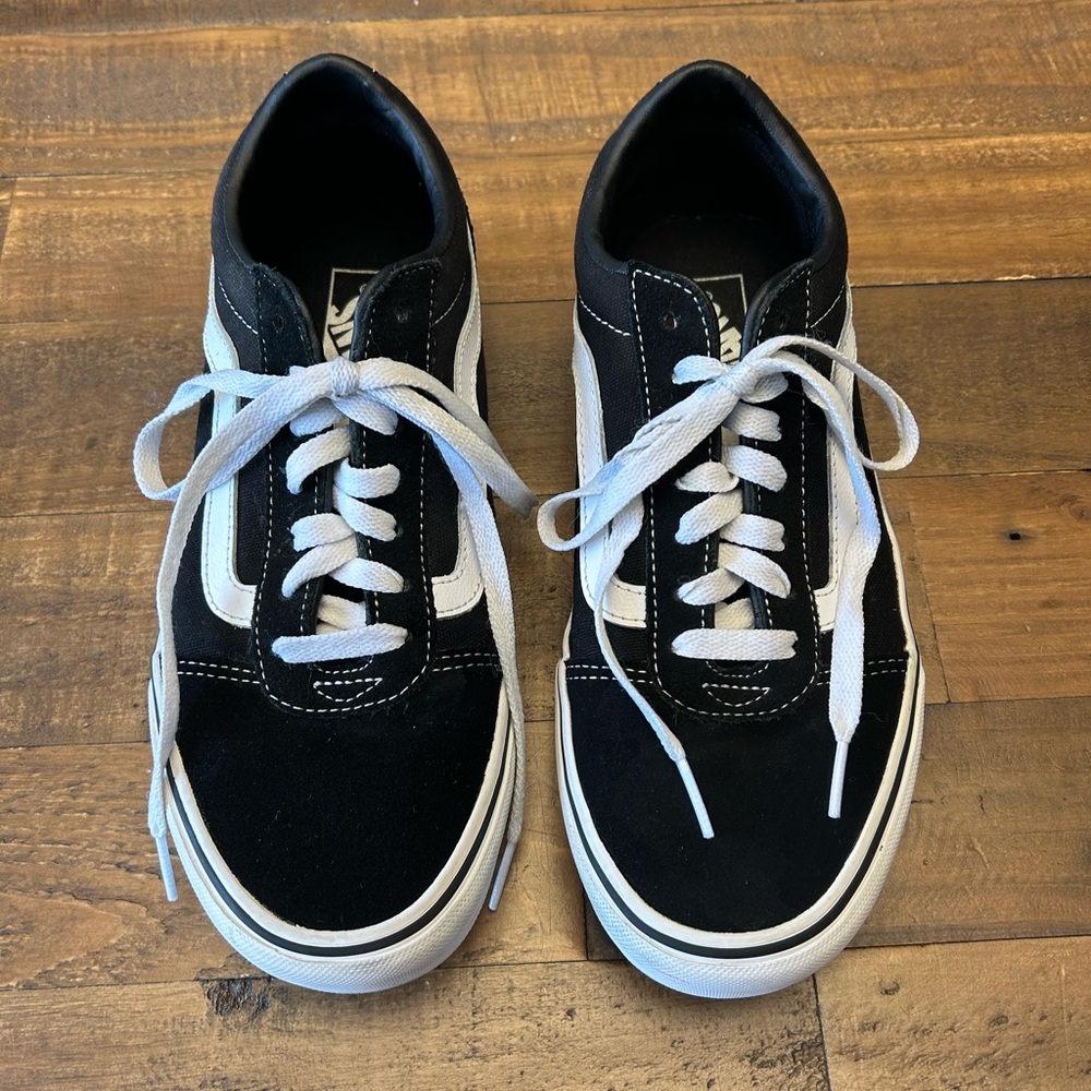 Black Classic Low Top Vans
